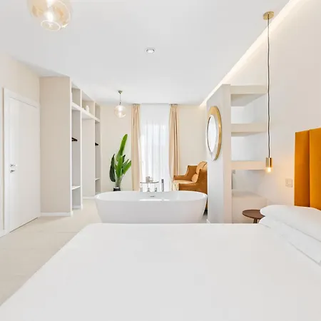 Sofi Luxury Iglesias
