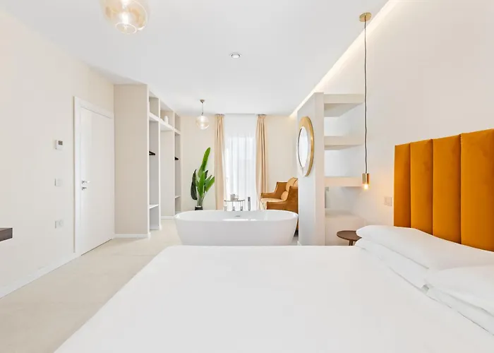 Sofi Luxury Iglesias