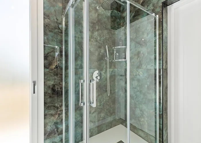 Sofi Luxury Iglesias